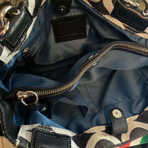 Coach 2010 Peyton Op Art Carryall with Multi-Compartments - Excellent Condition - Picture 10 of 10